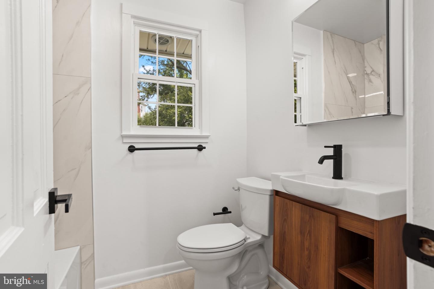 3722 Camden St Se Property Photo 32