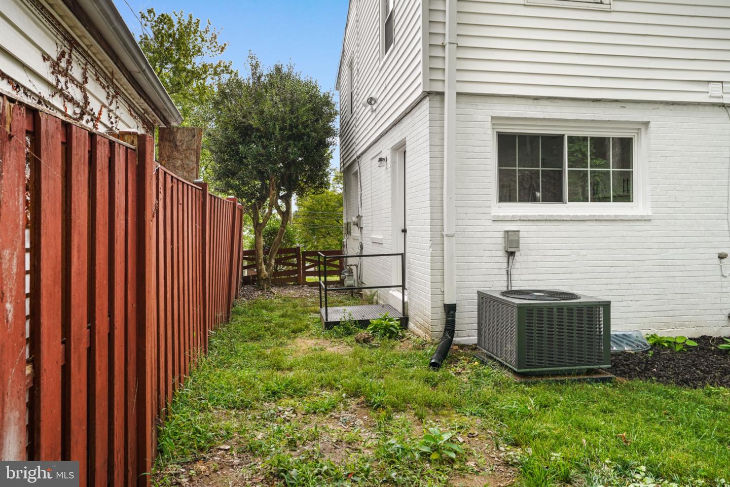3722 Camden St Se Property Photo 44