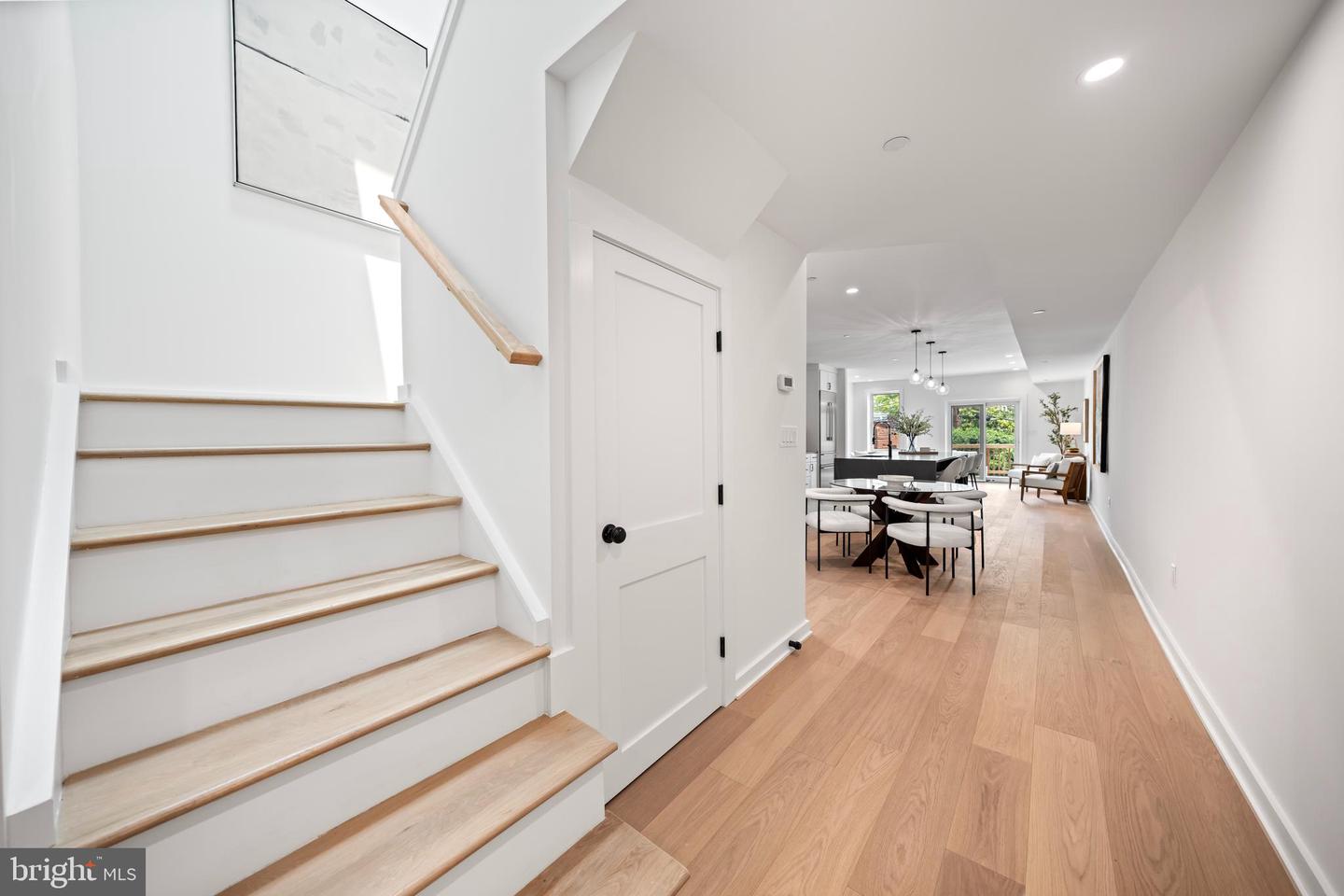 131 11th St Ne #ph Property Photo 9