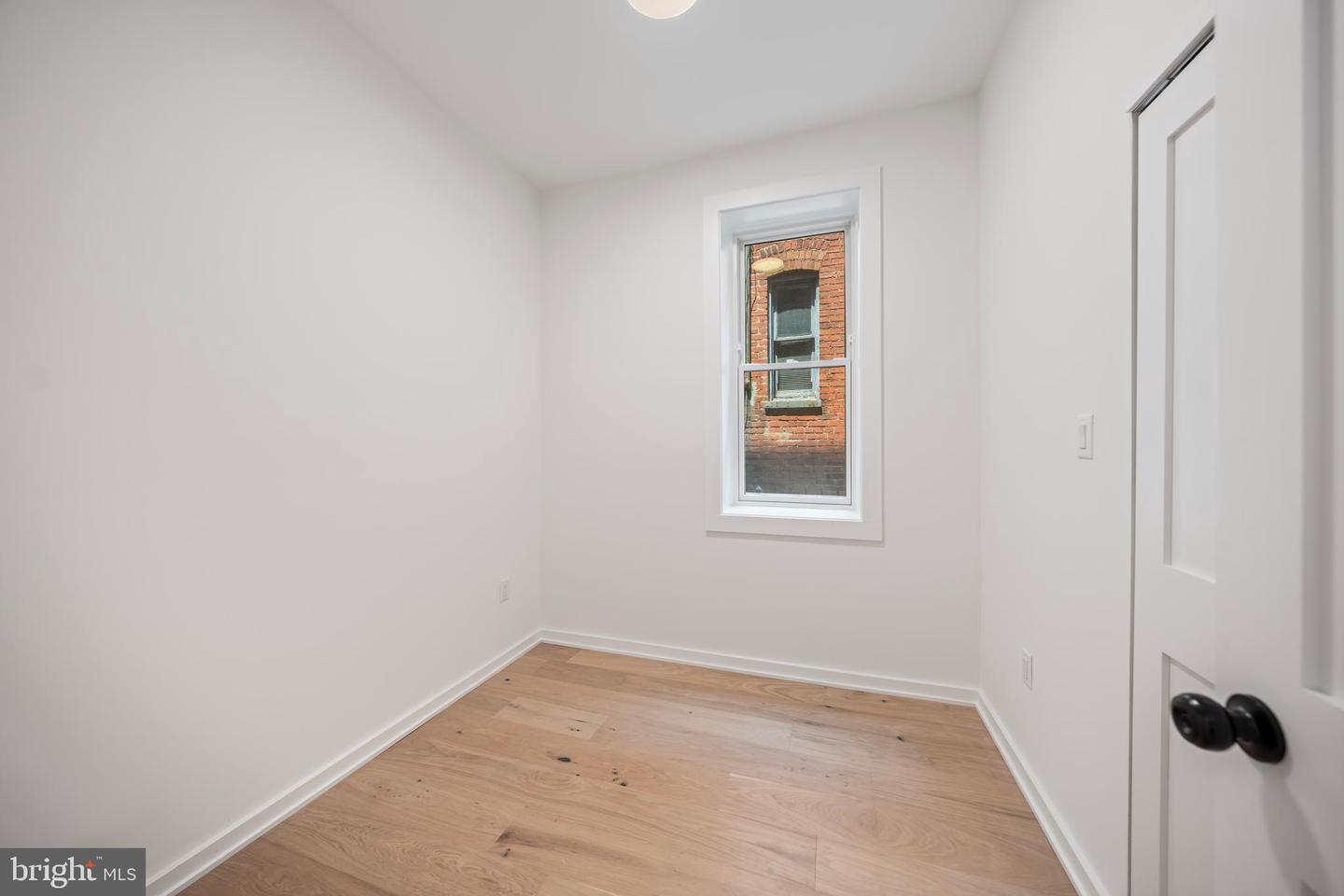 131 11th St Ne #b Property Photo 13