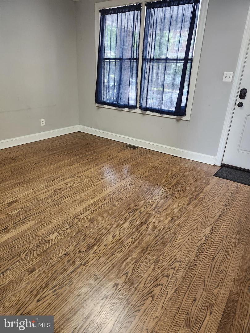 1702 Lang Pl Ne Property Photo 4