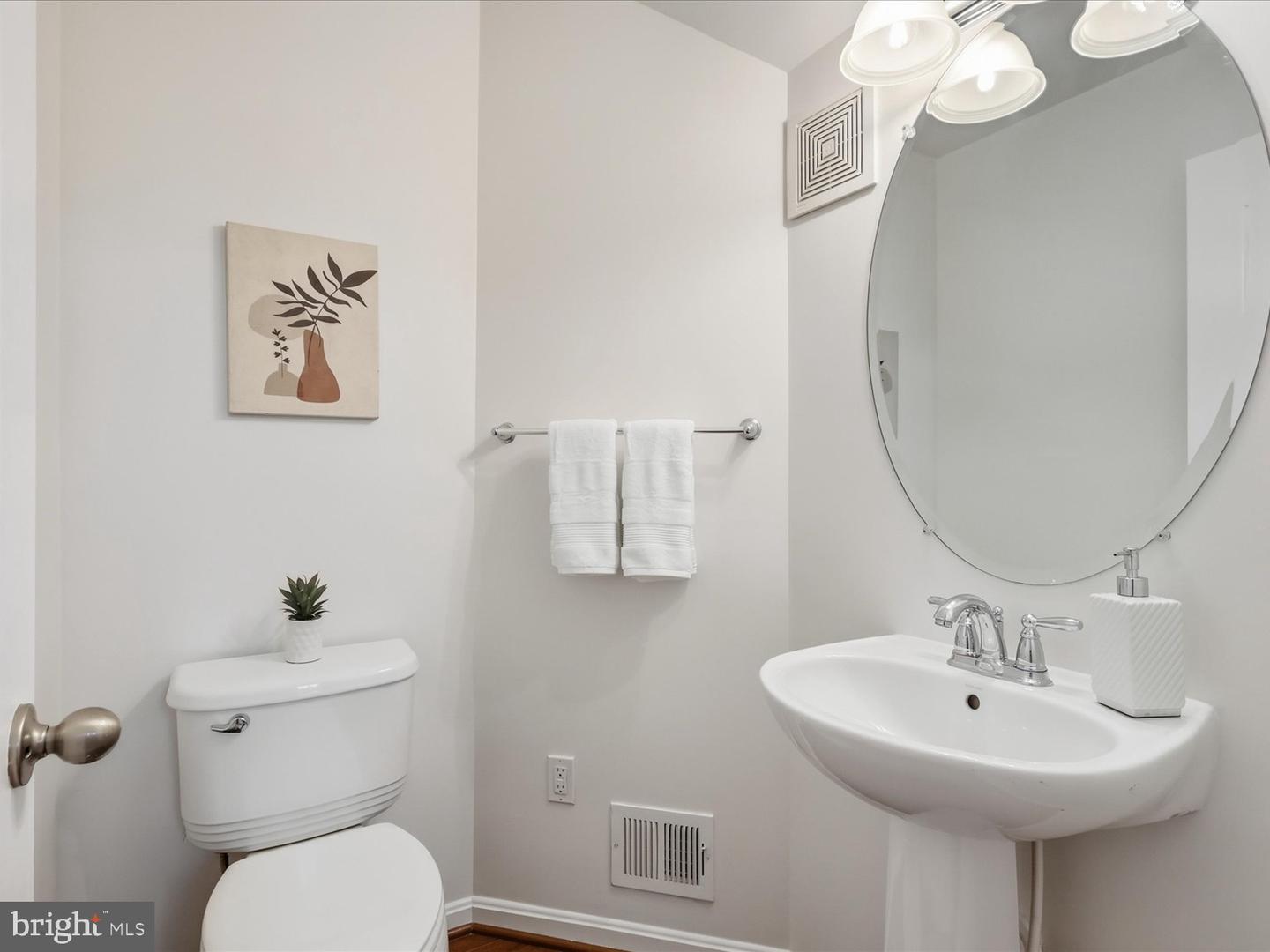 4960 6th St Ne Property Photo 16