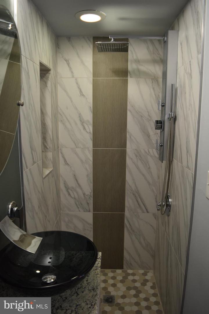 1705 Montello Ave Ne #a Property Photo 9
