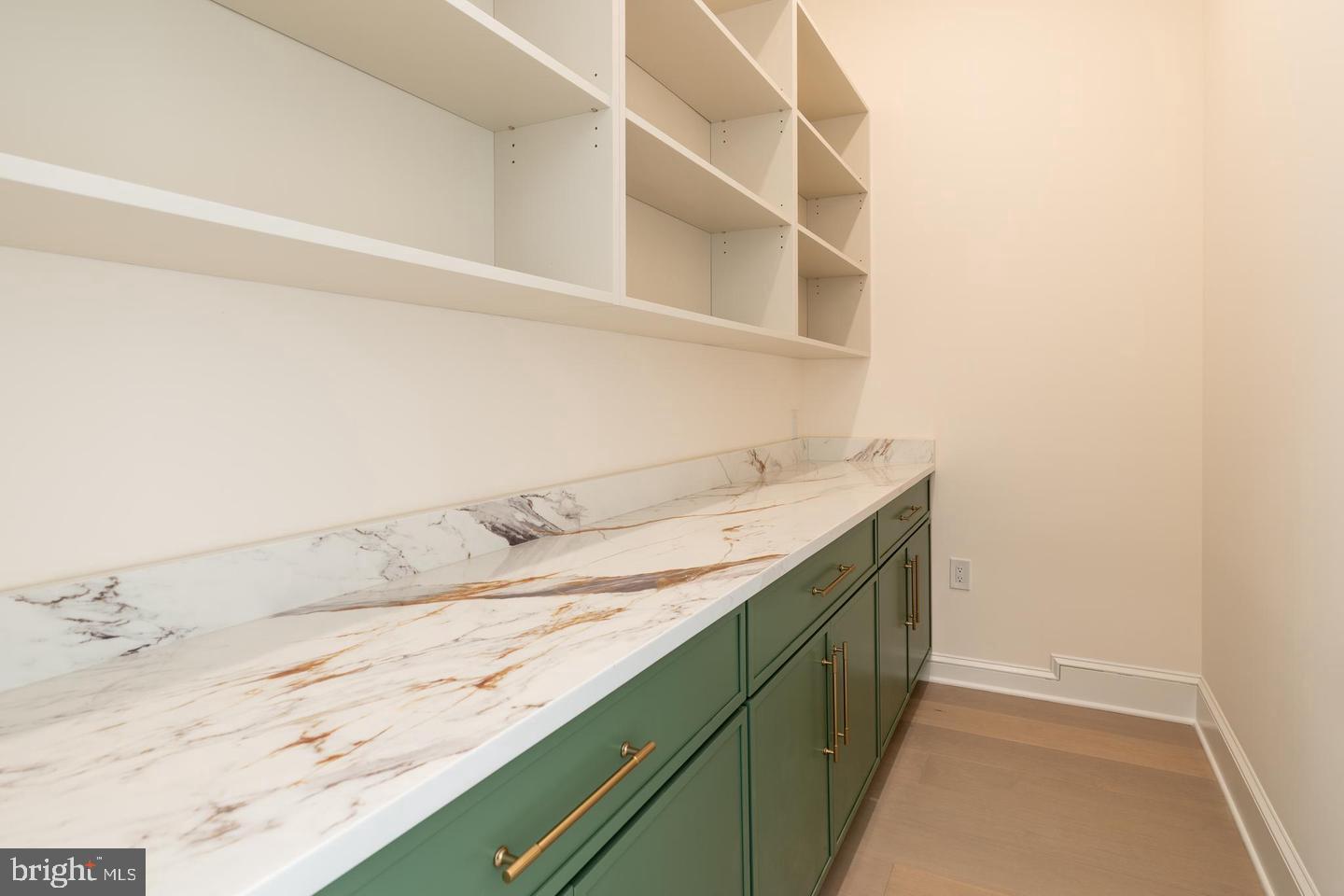5631 Macarthur Blvd Nw Property Photo 11