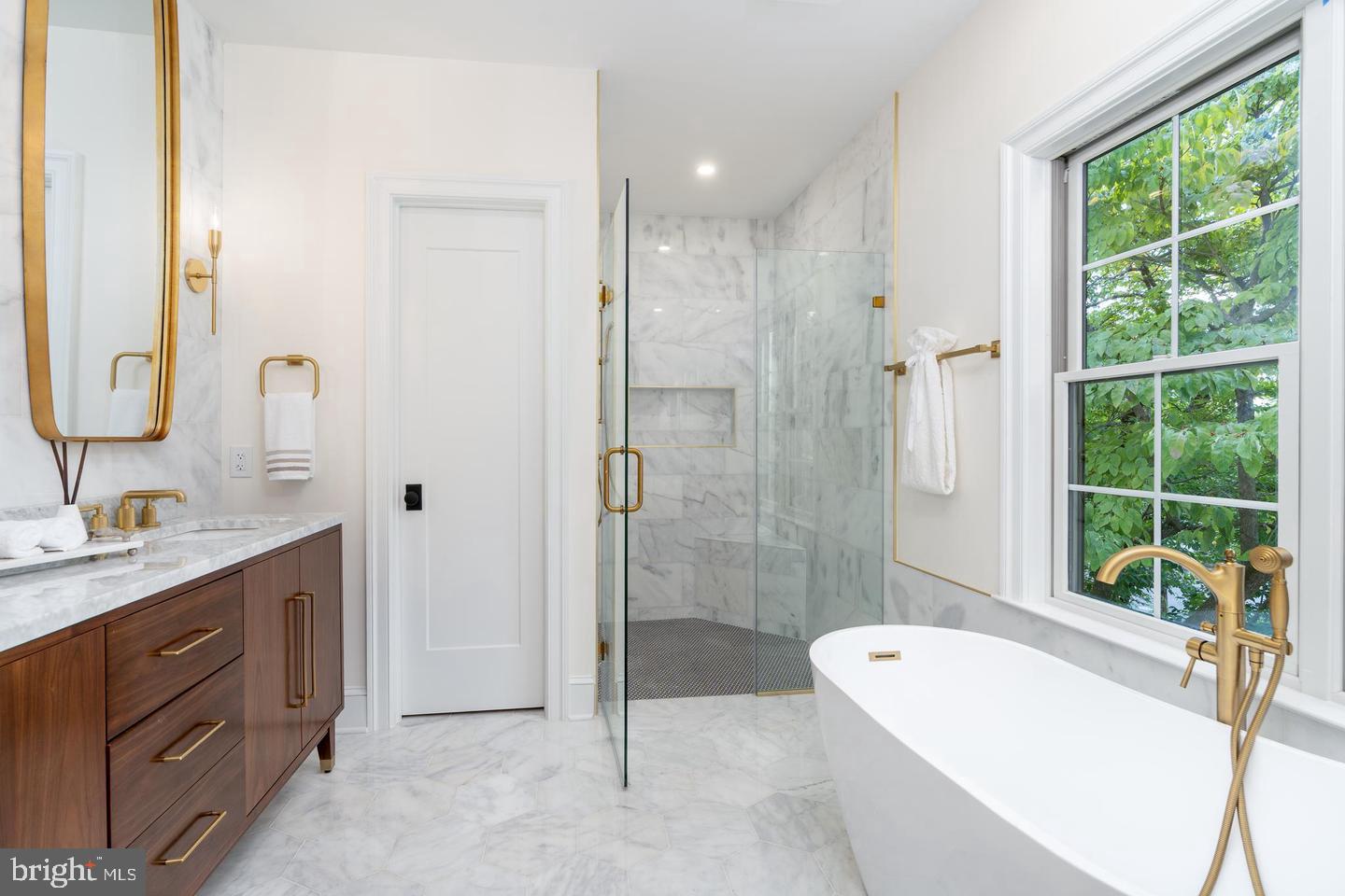 5631 Macarthur Blvd Nw Property Photo 20