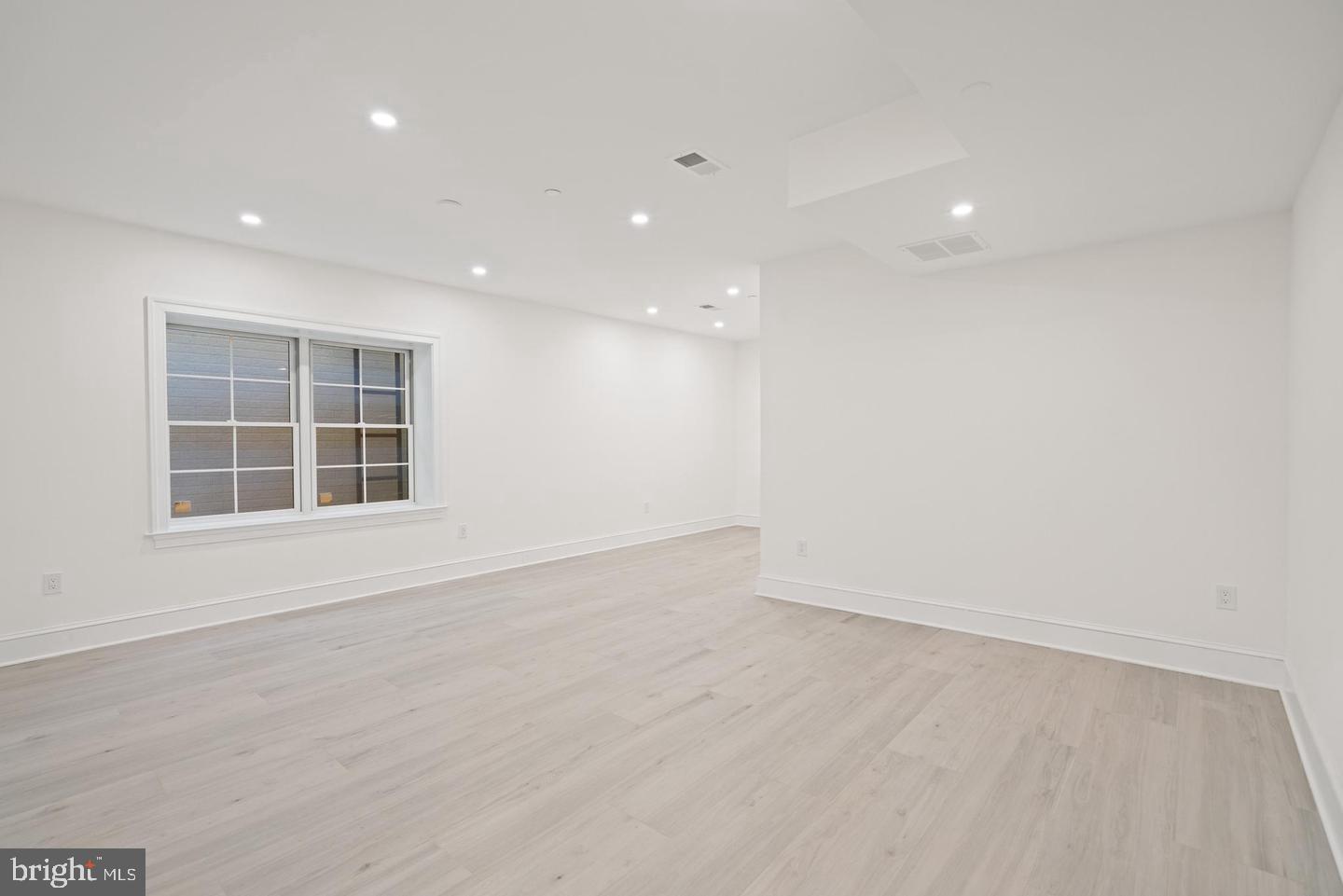 5631 Macarthur Blvd Nw Property Photo 53