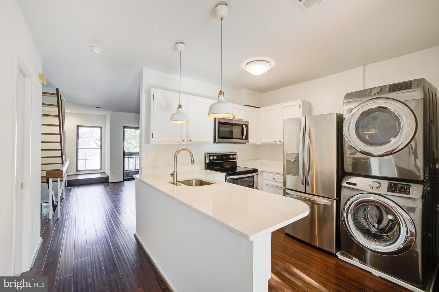 1827 Channing St Ne #1827 Property Photo 4