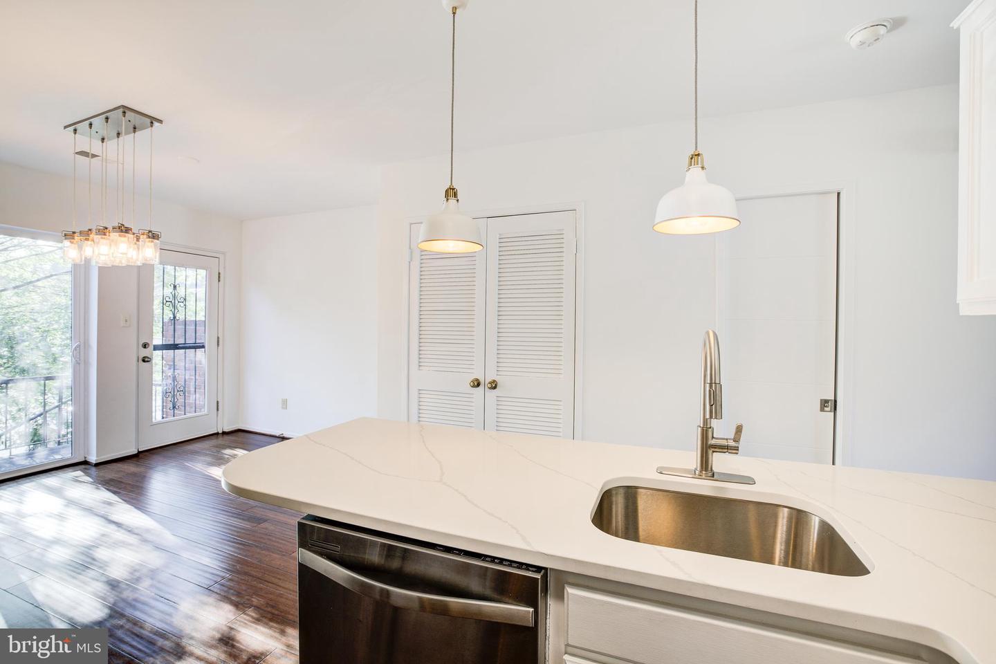 1827 Channing St Ne #1827 Property Photo 6