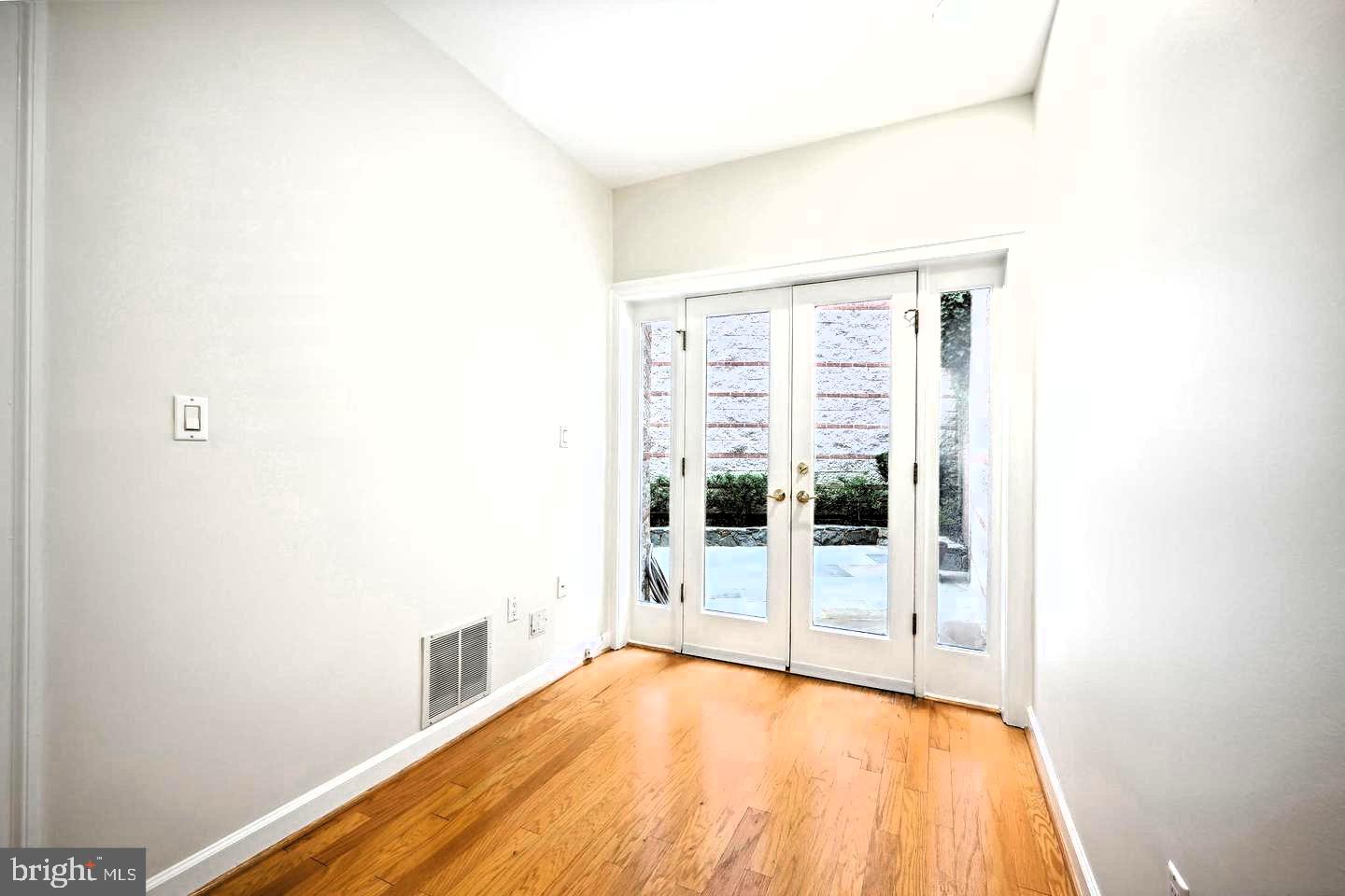 5330 Connecticut Ave Nw Property Photo 6