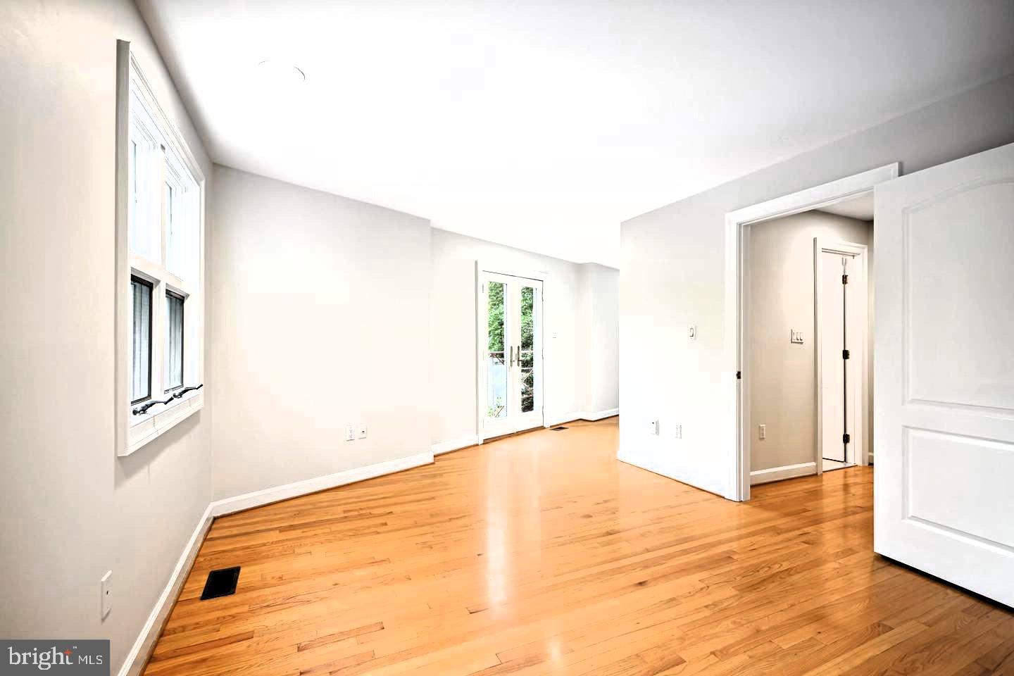 5330 Connecticut Ave Nw Property Photo 10
