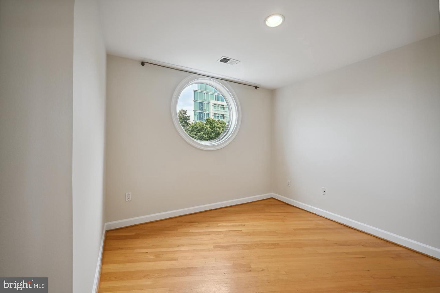 5330 Connecticut Ave Nw Property Photo 28