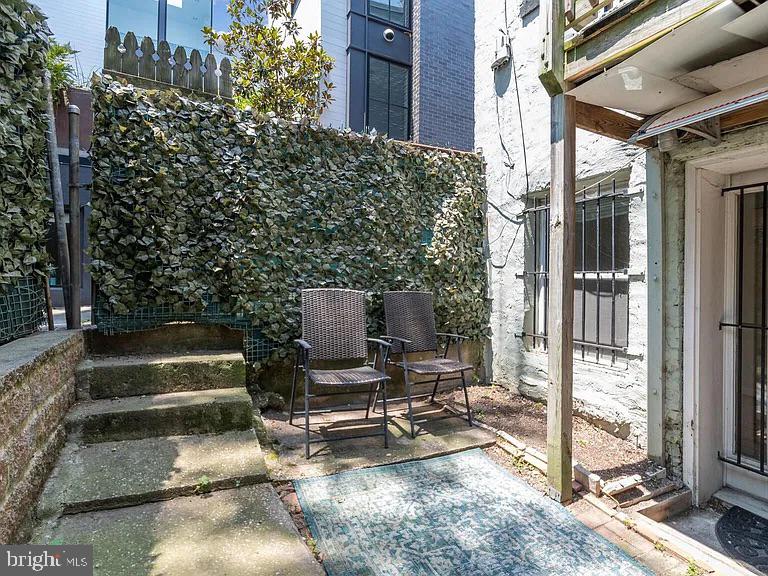1704 V St Nw #b Property Photo 13