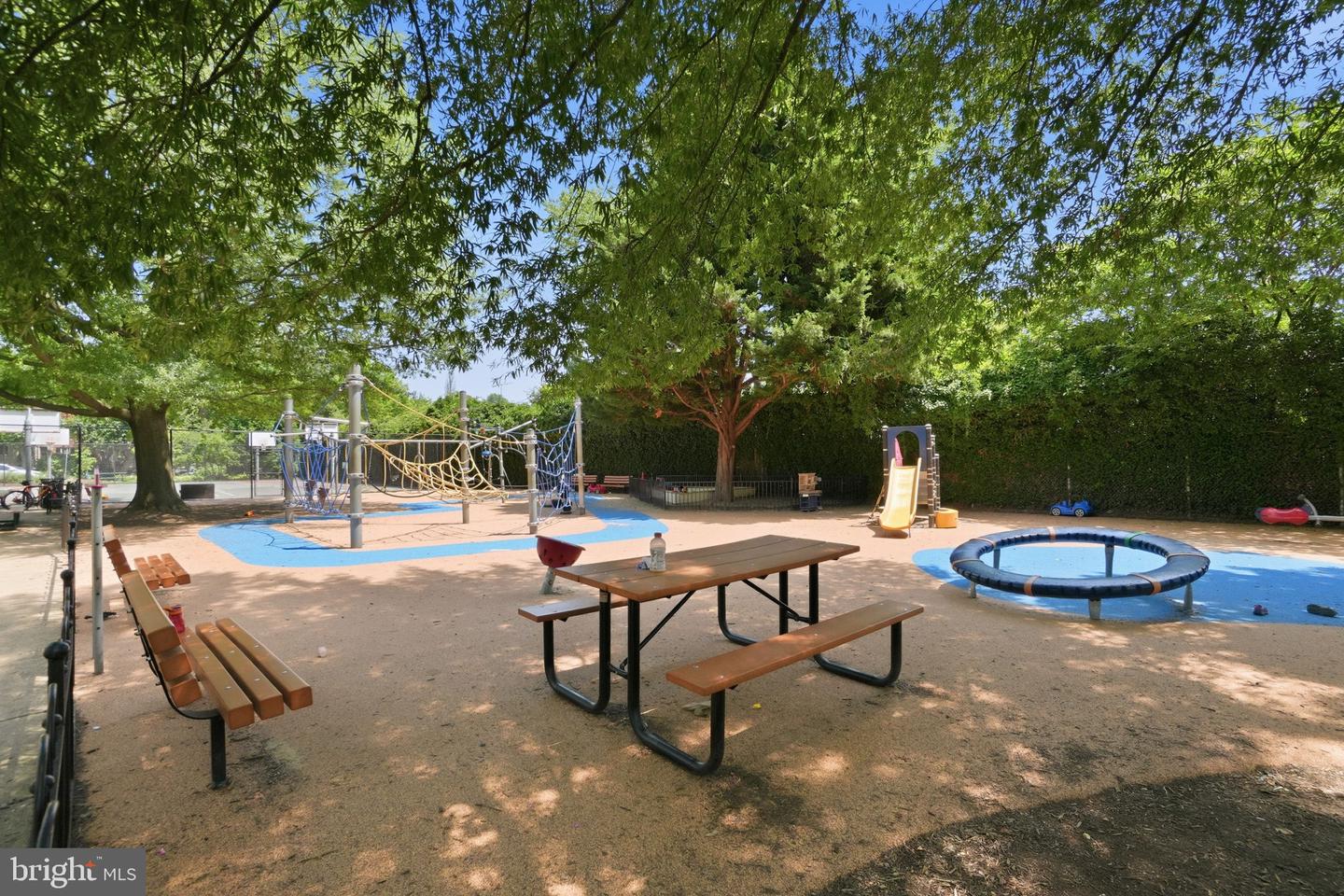 5 Pomander Walk Nw Property Photo 23