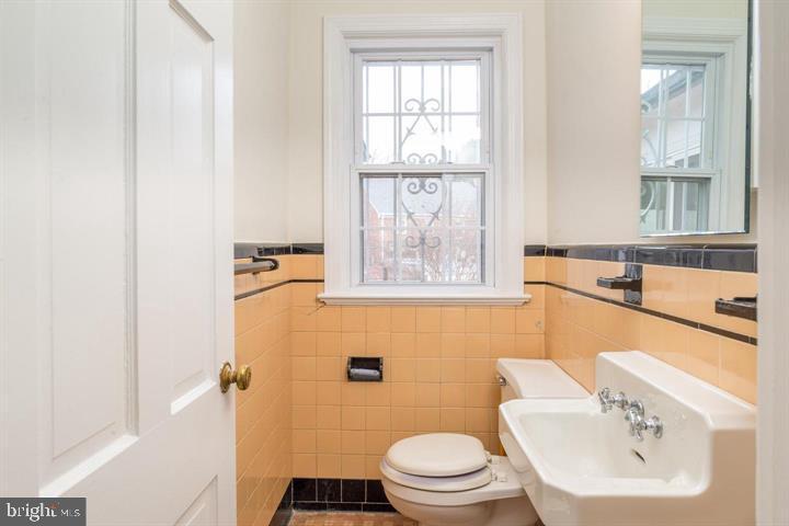 1667 Primrose Rd Nw Property Photo 11