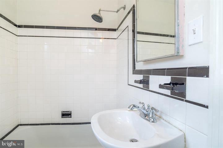 1667 Primrose Rd Nw Property Photo 21