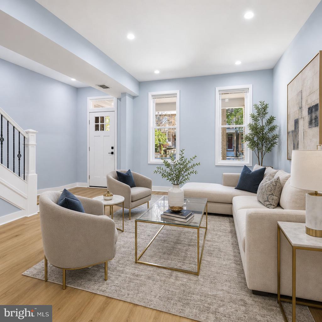706 Longfellow St Nw Property Photo 1