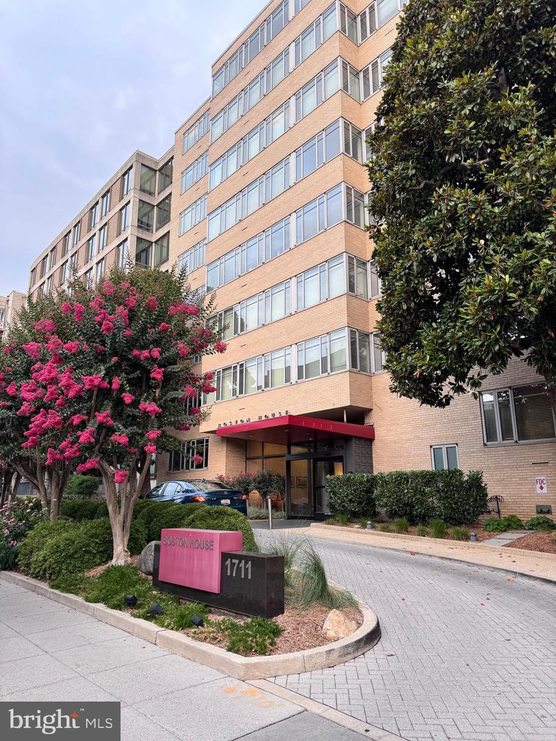 1711 MASSACHUSETTS AVE NW #228 Property Photo 1