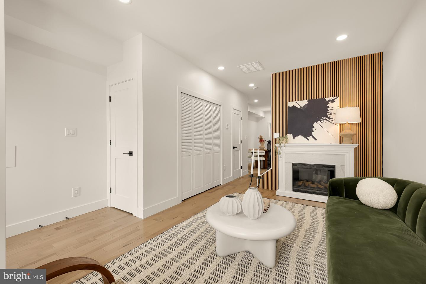344 Elm St Nw Property Photo 5