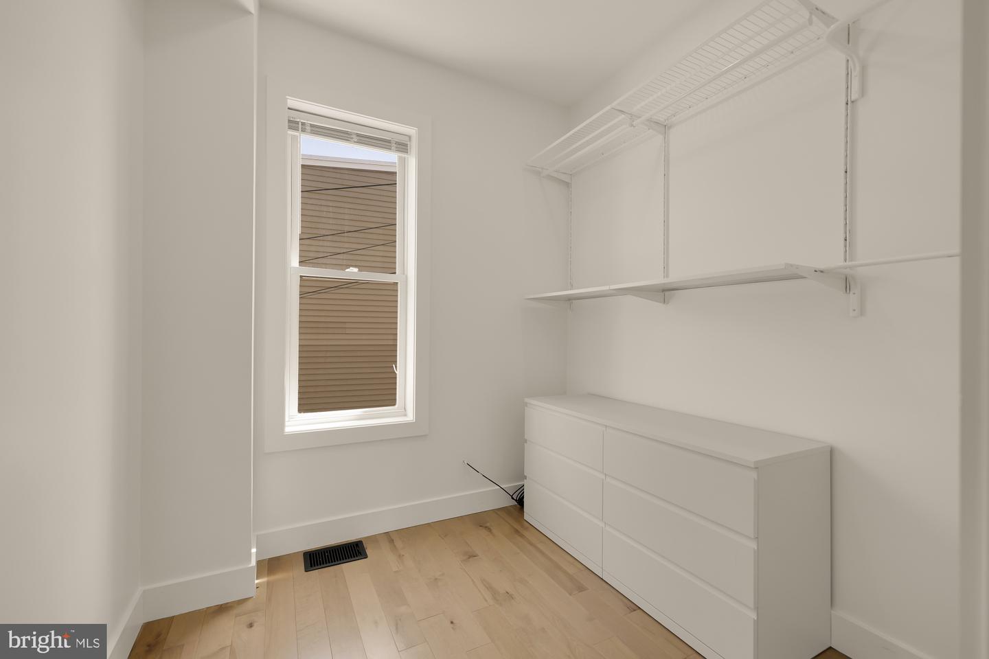 344 Elm St Nw Property Photo 20