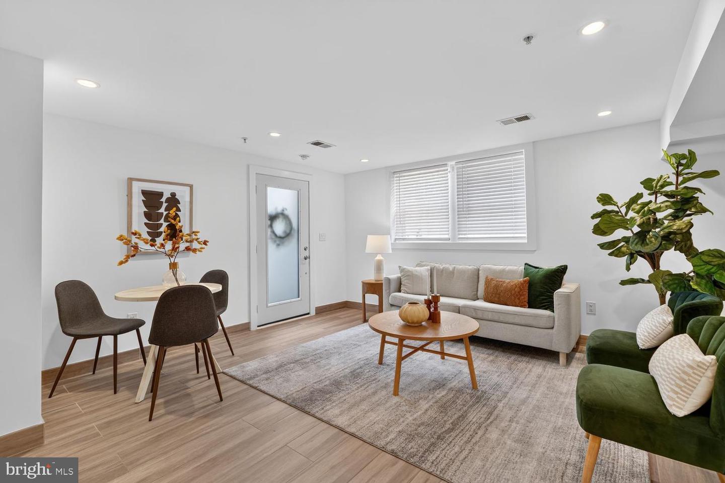 200 Hamilton St Nw #6 Property Photo 1