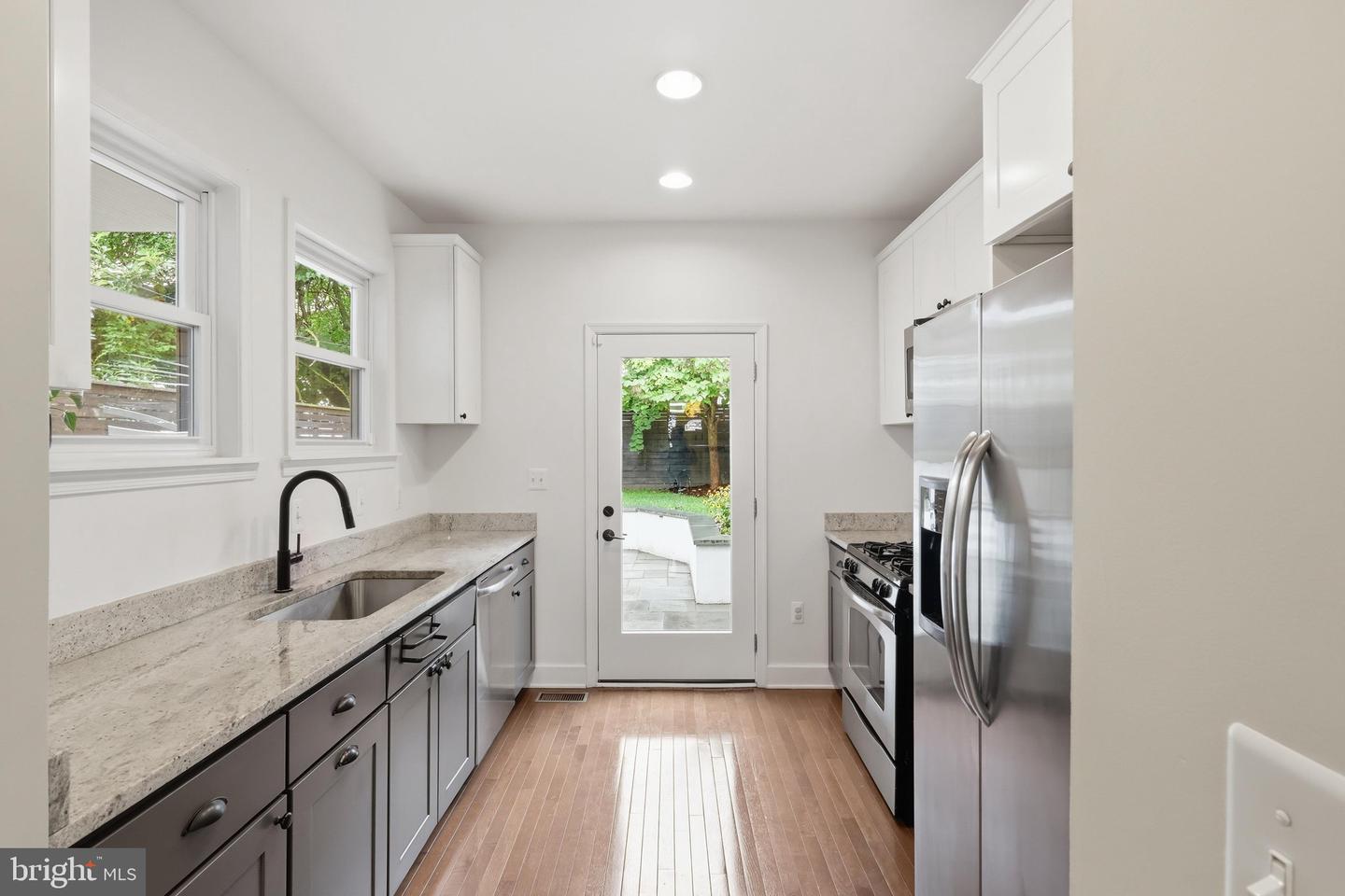 1710 3rd Ne Property Photo 12