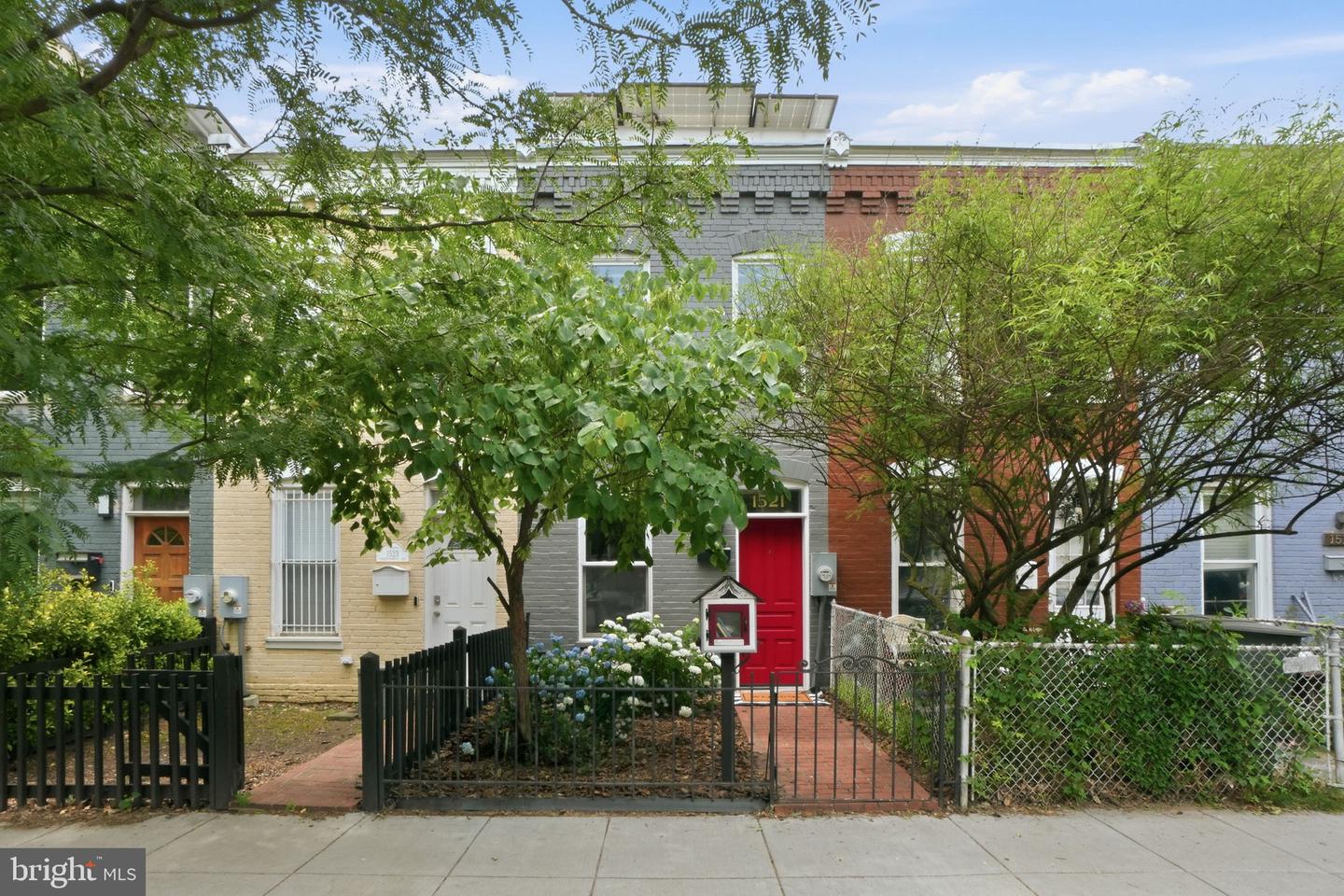 1521 Independence Ave Se Property Photo 1