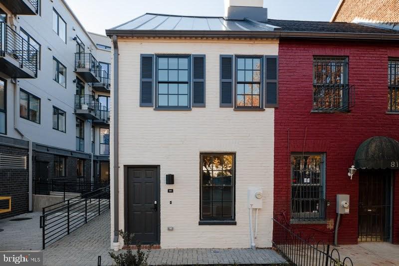 816 POTOMAC AVE SE #TH Property Photo 1
