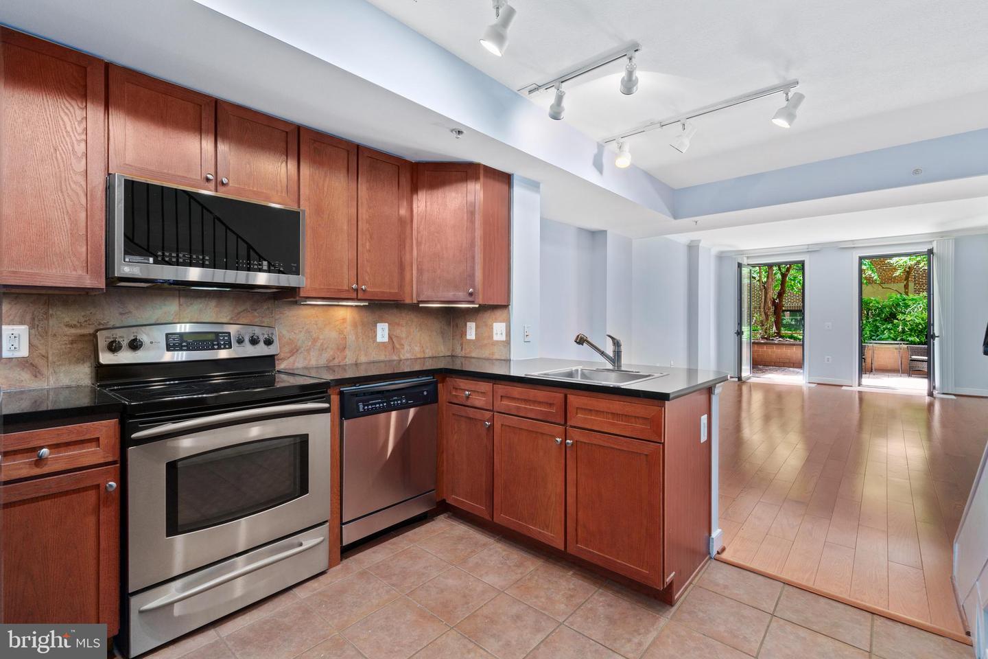 631 D St Nw #245 Property Photo 3