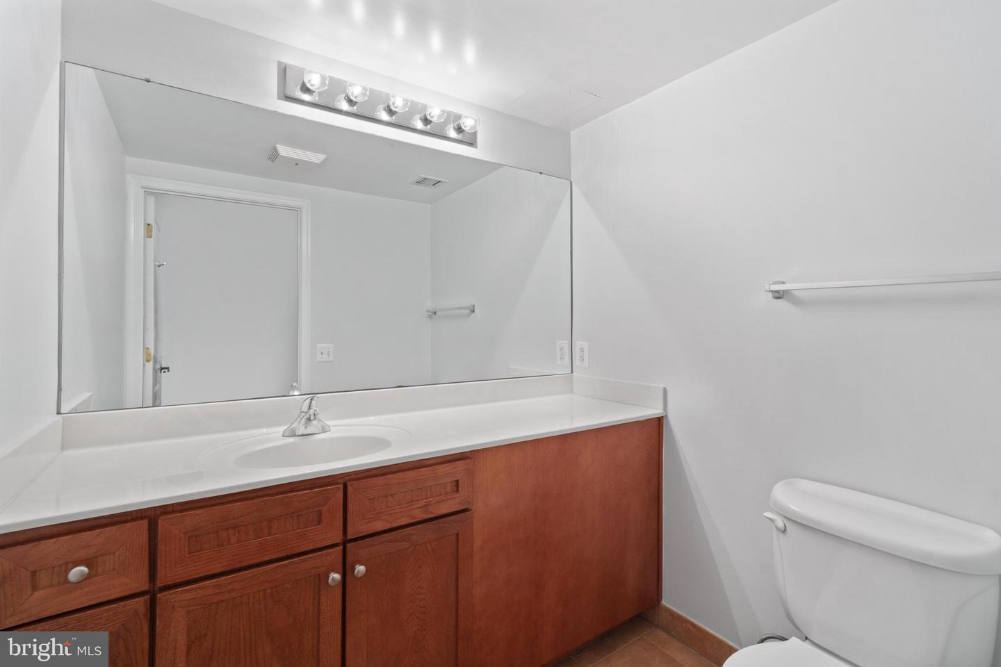631 D St Nw #245 Property Photo 11