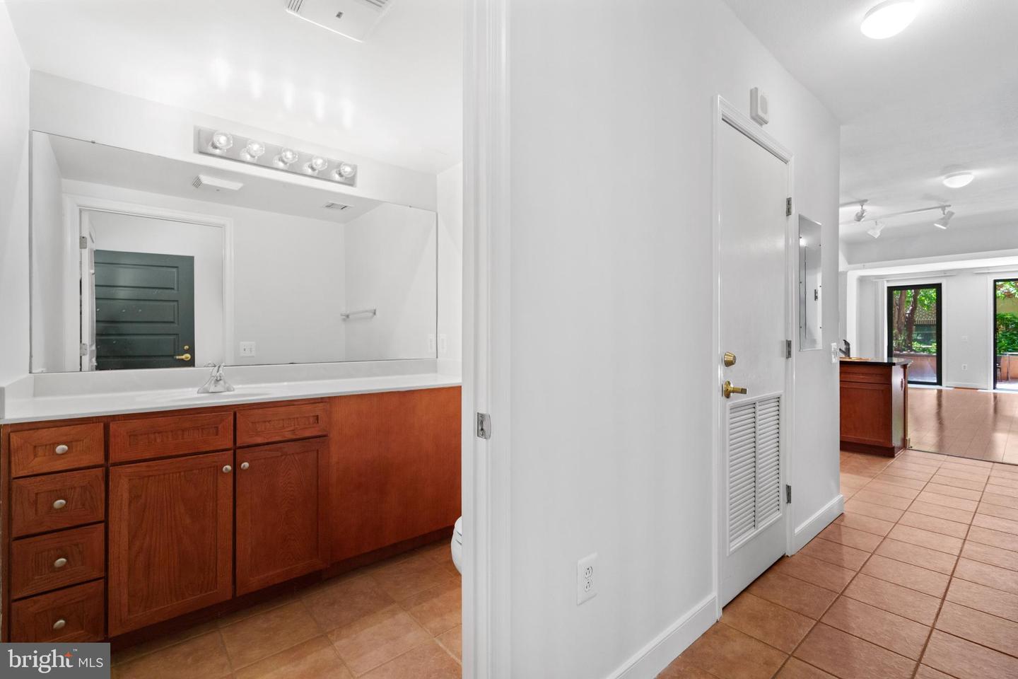 631 D St Nw #245 Property Photo 14