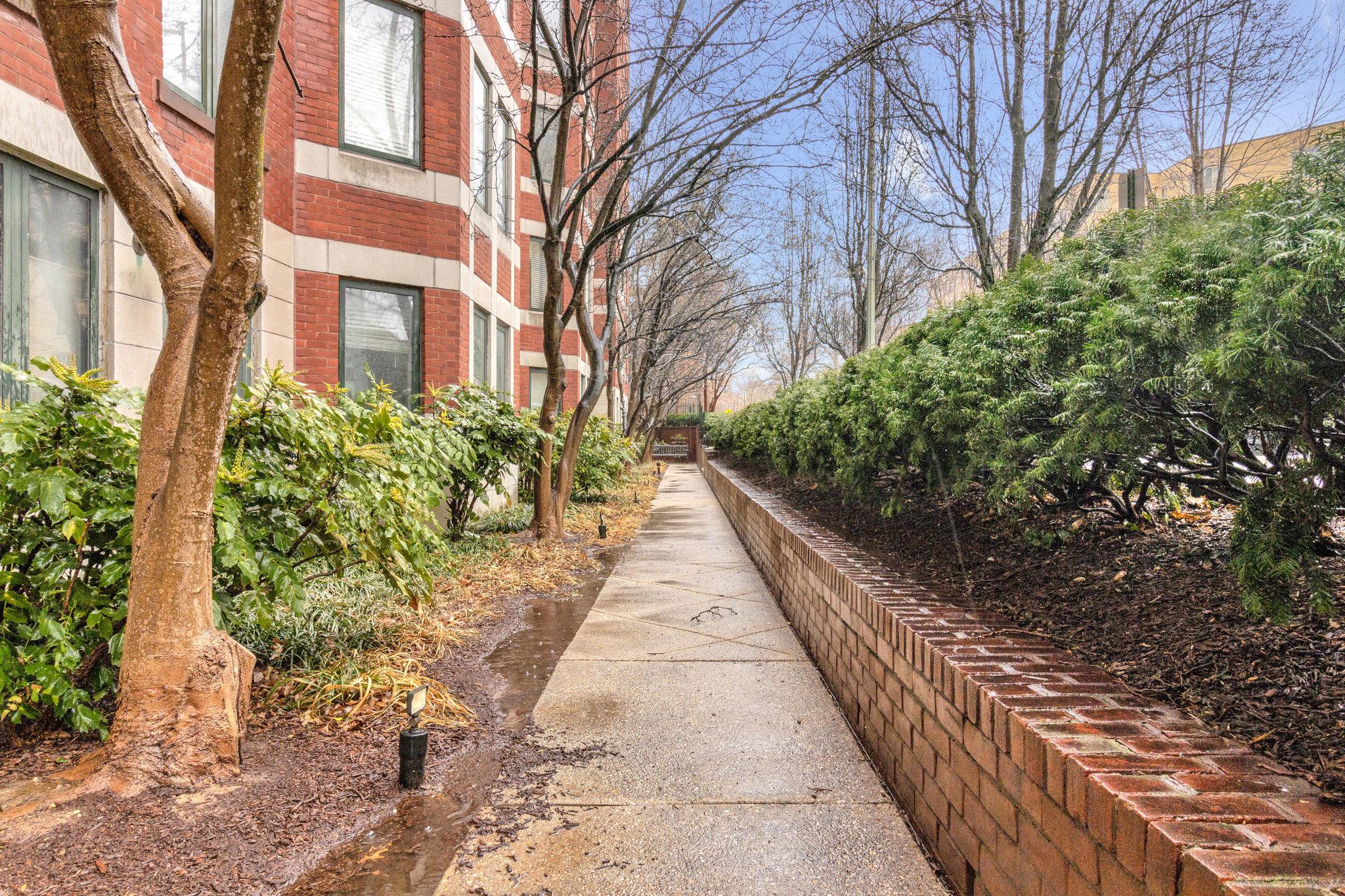 4600 Connecticut Ave Nw Property Photo 2