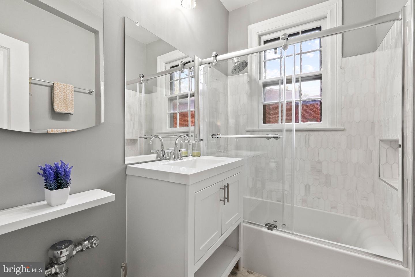 2707 Adams Mill Rd Nw #308 Property Photo 18