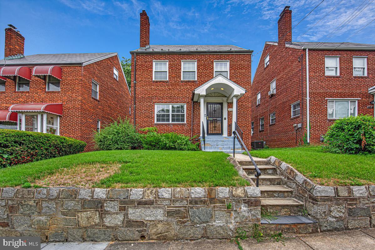 6015 3rd St Ne Property Photo 1