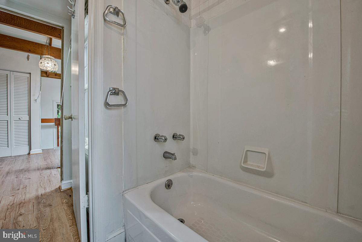 6015 3rd St Ne Property Photo 17