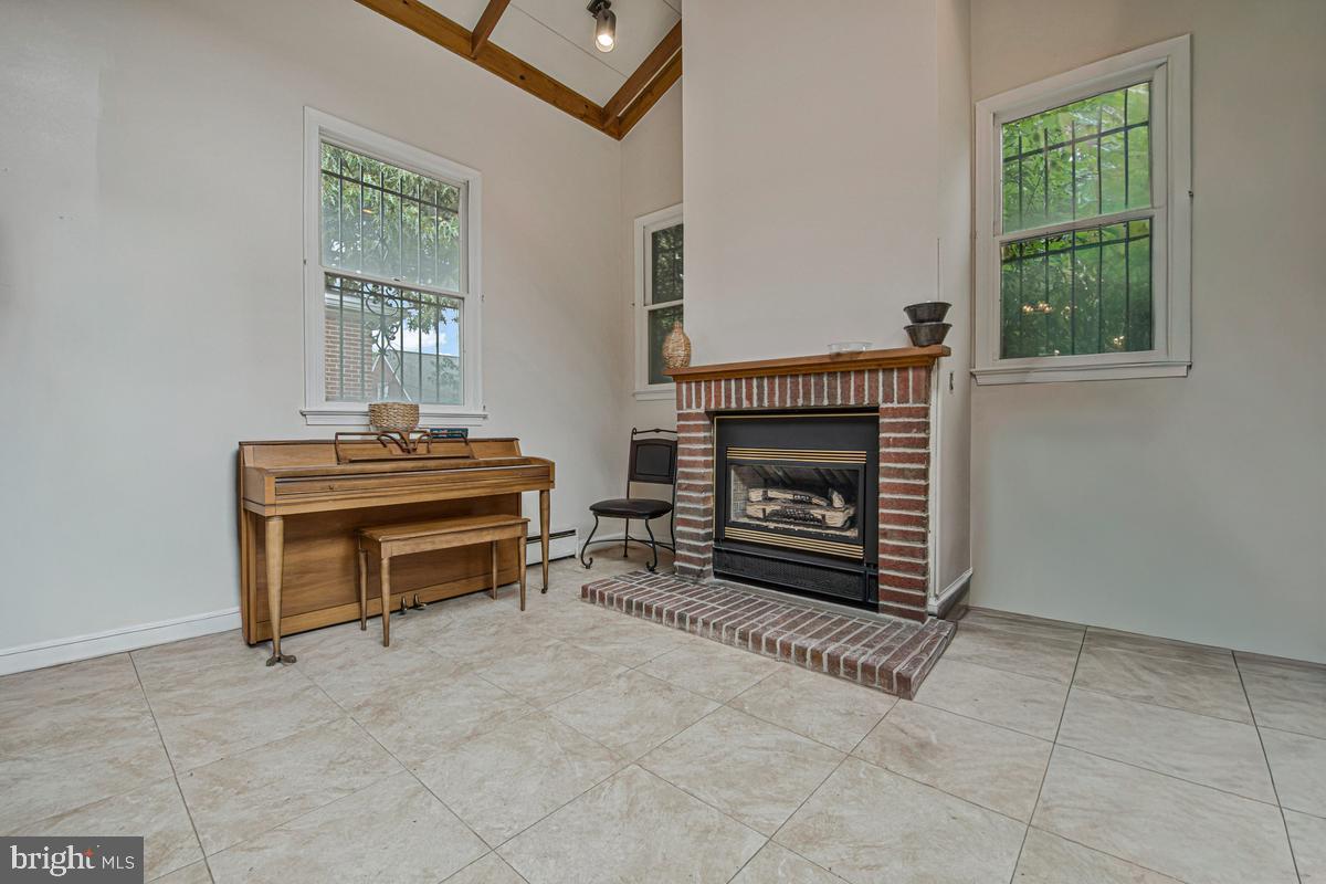 6015 3rd St Ne Property Photo 19