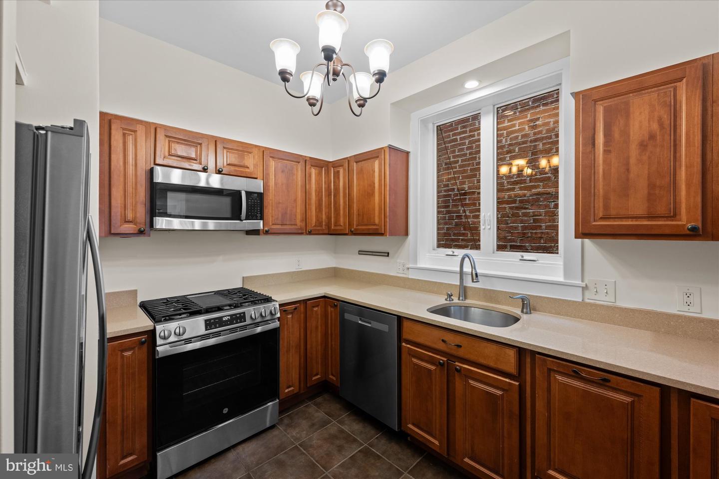1768 Willard St Nw Property Photo 5