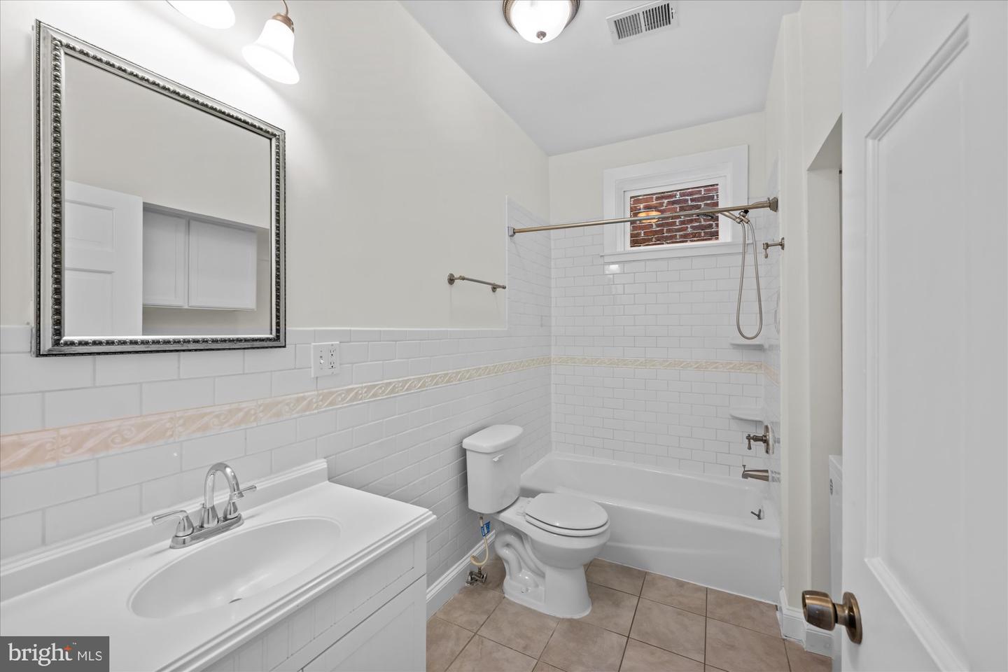 1768 Willard St Nw Property Photo 9