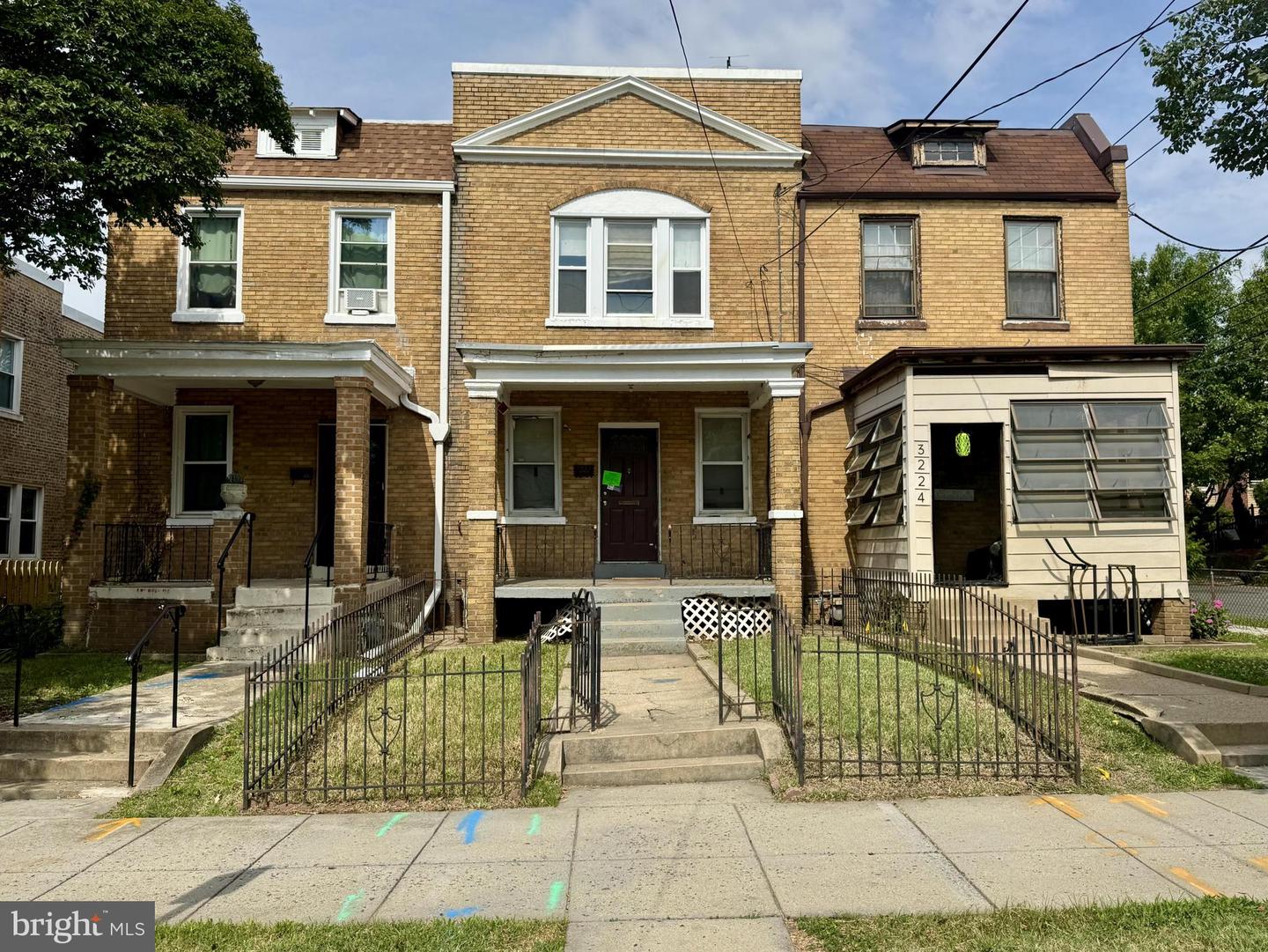 3222 10TH ST NE Property Photo 1