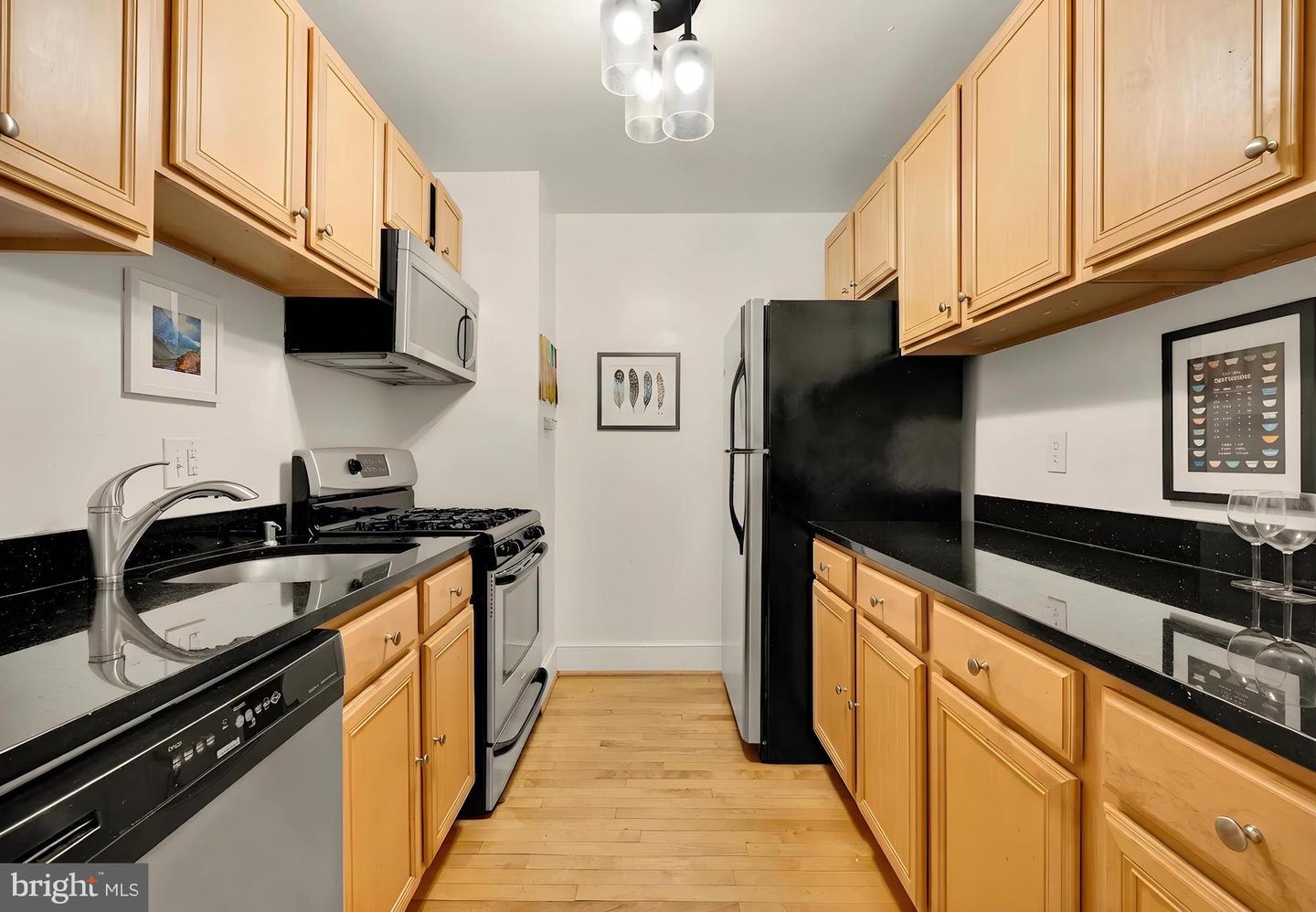 3060 16th St Nw #102 Property Photo 8