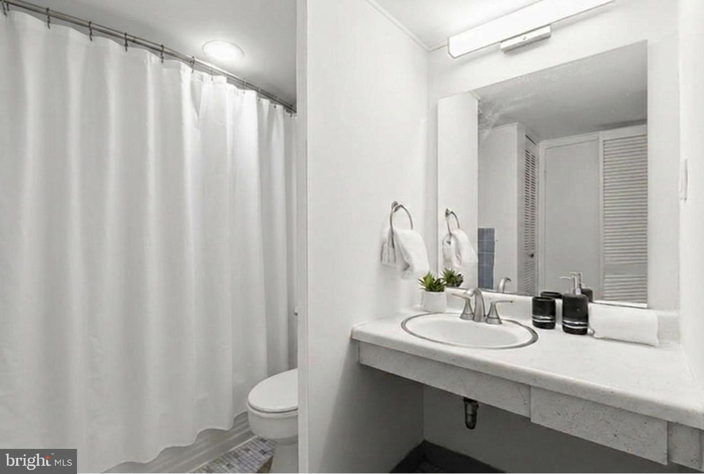 922 24th St Nw #220 Property Photo 7