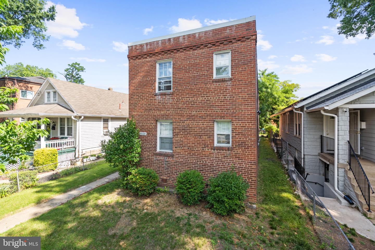 3320 E St Se Property Photo 1