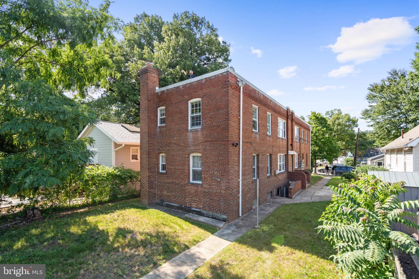 3320 E St Se Property Photo 2
