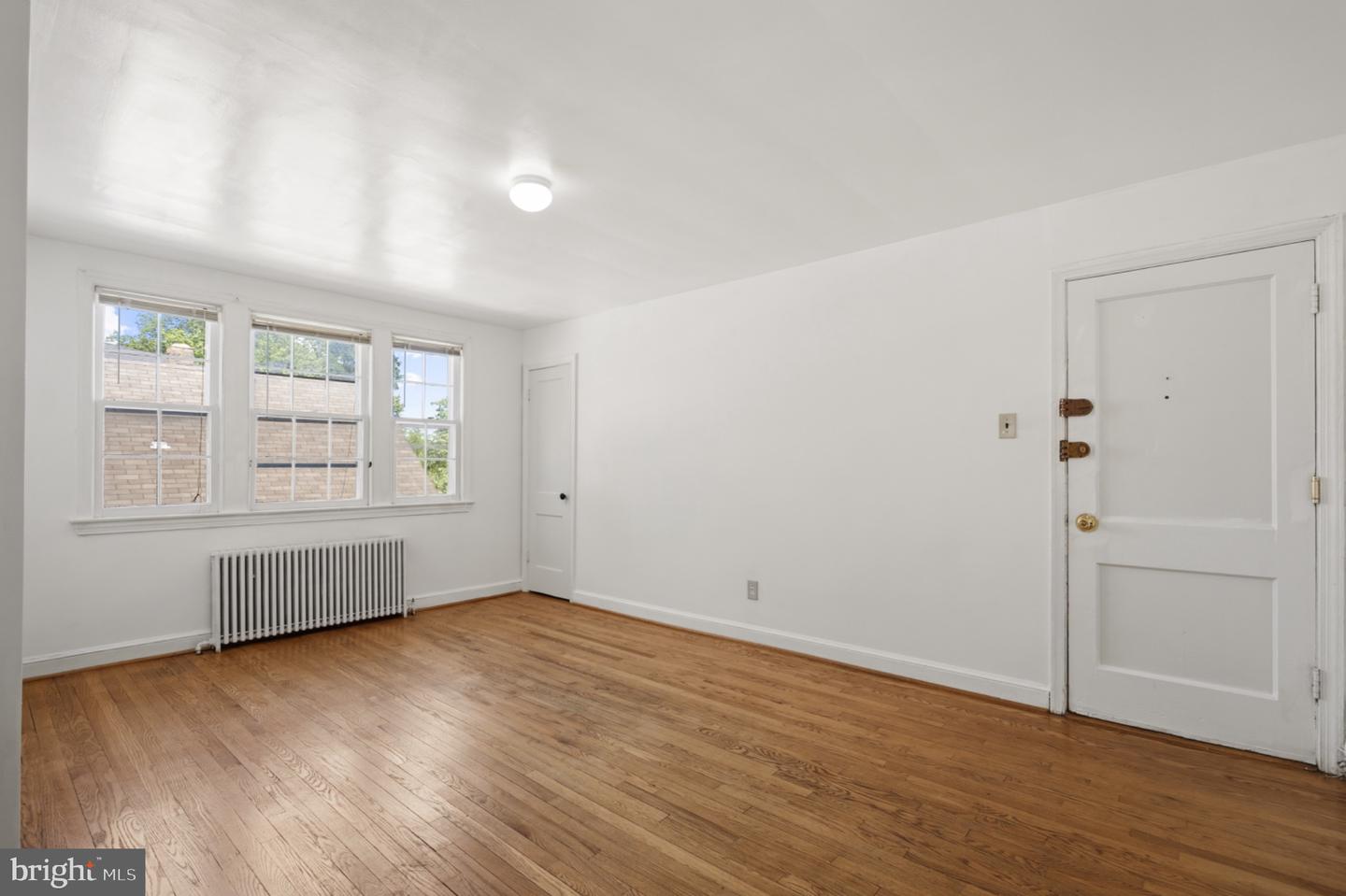 3320 E St Se Property Photo 9