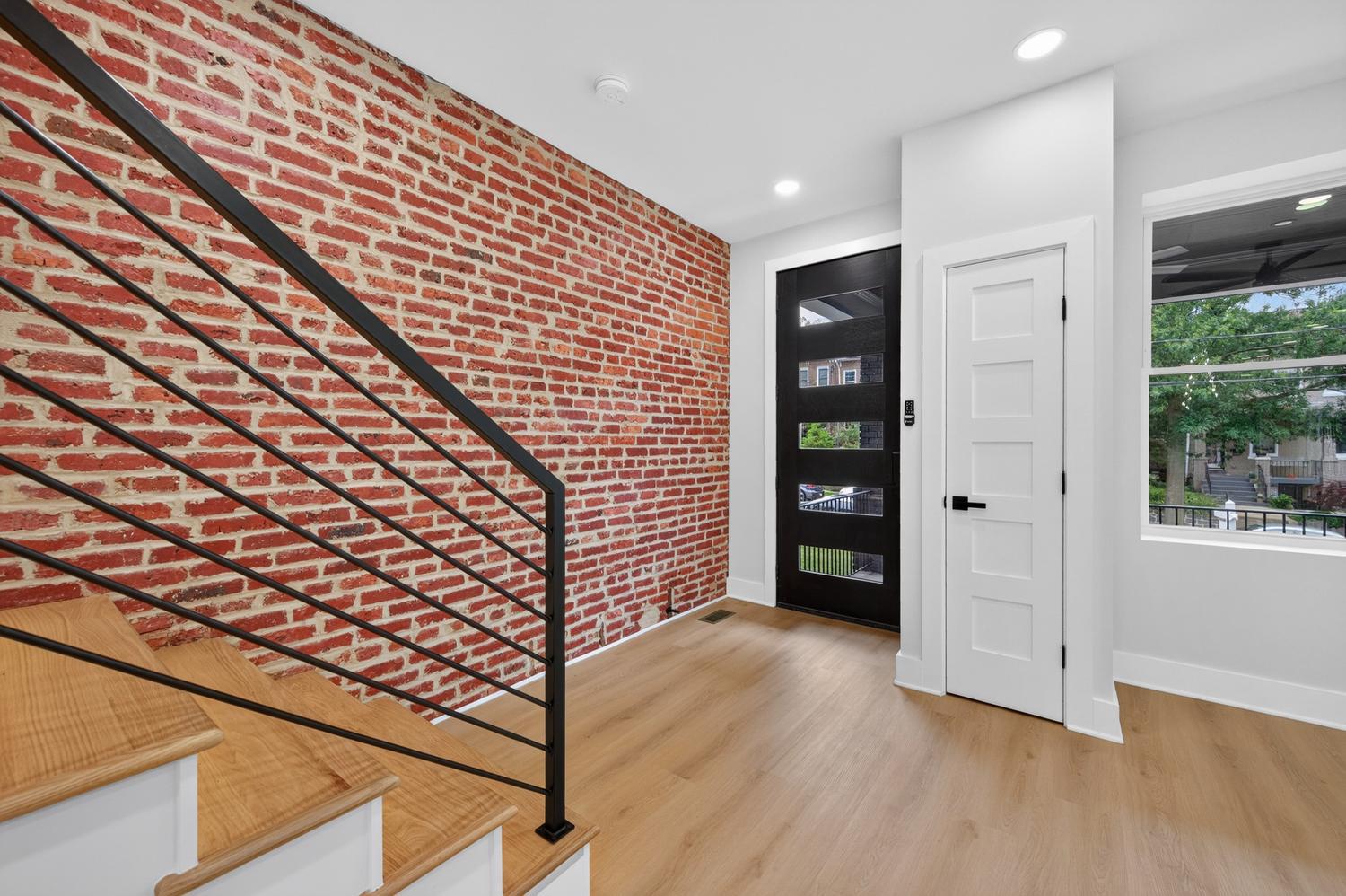 323 Varnum St Nw Property Photo 6