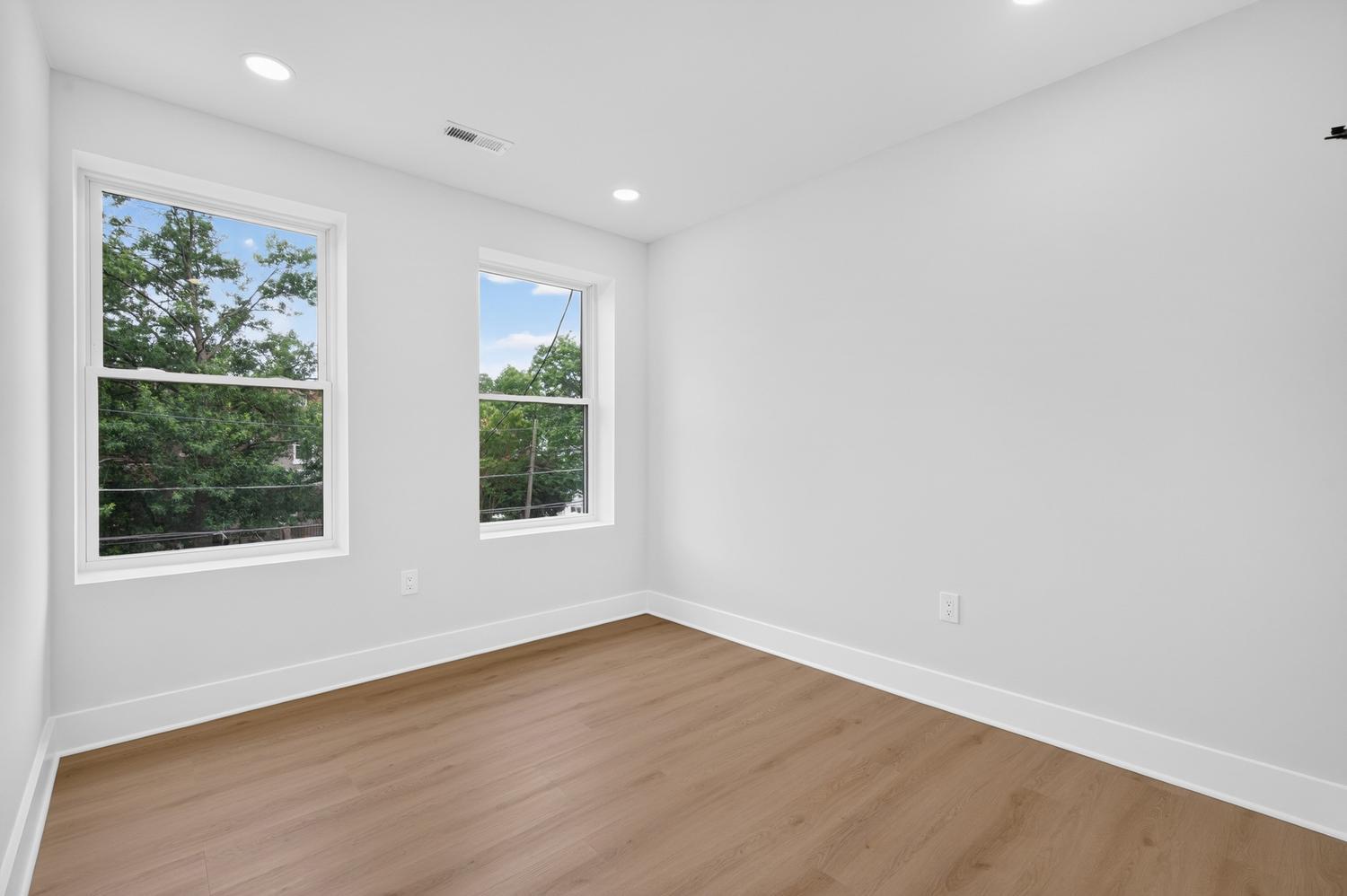 323 Varnum St Nw Property Photo 44