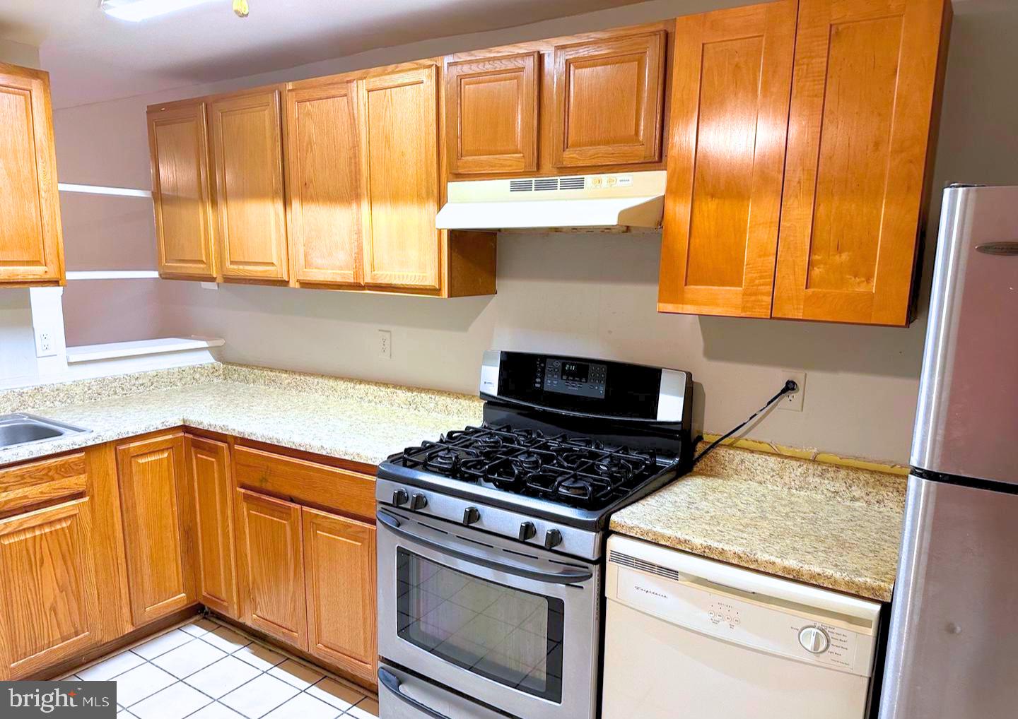 74 Galveston Pl Sw #c Property Photo 2
