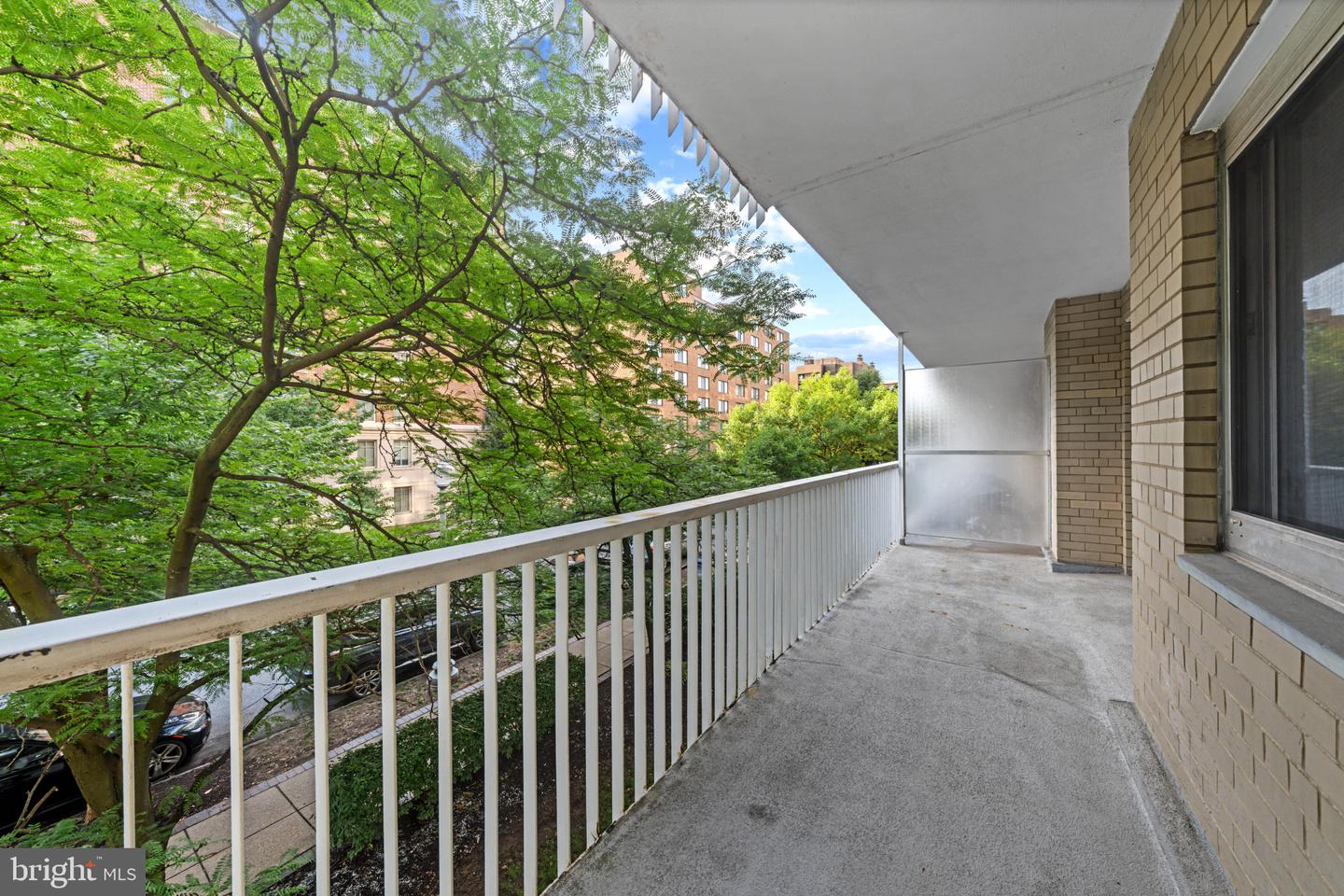 730 24th St Nw #206 Property Photo 4