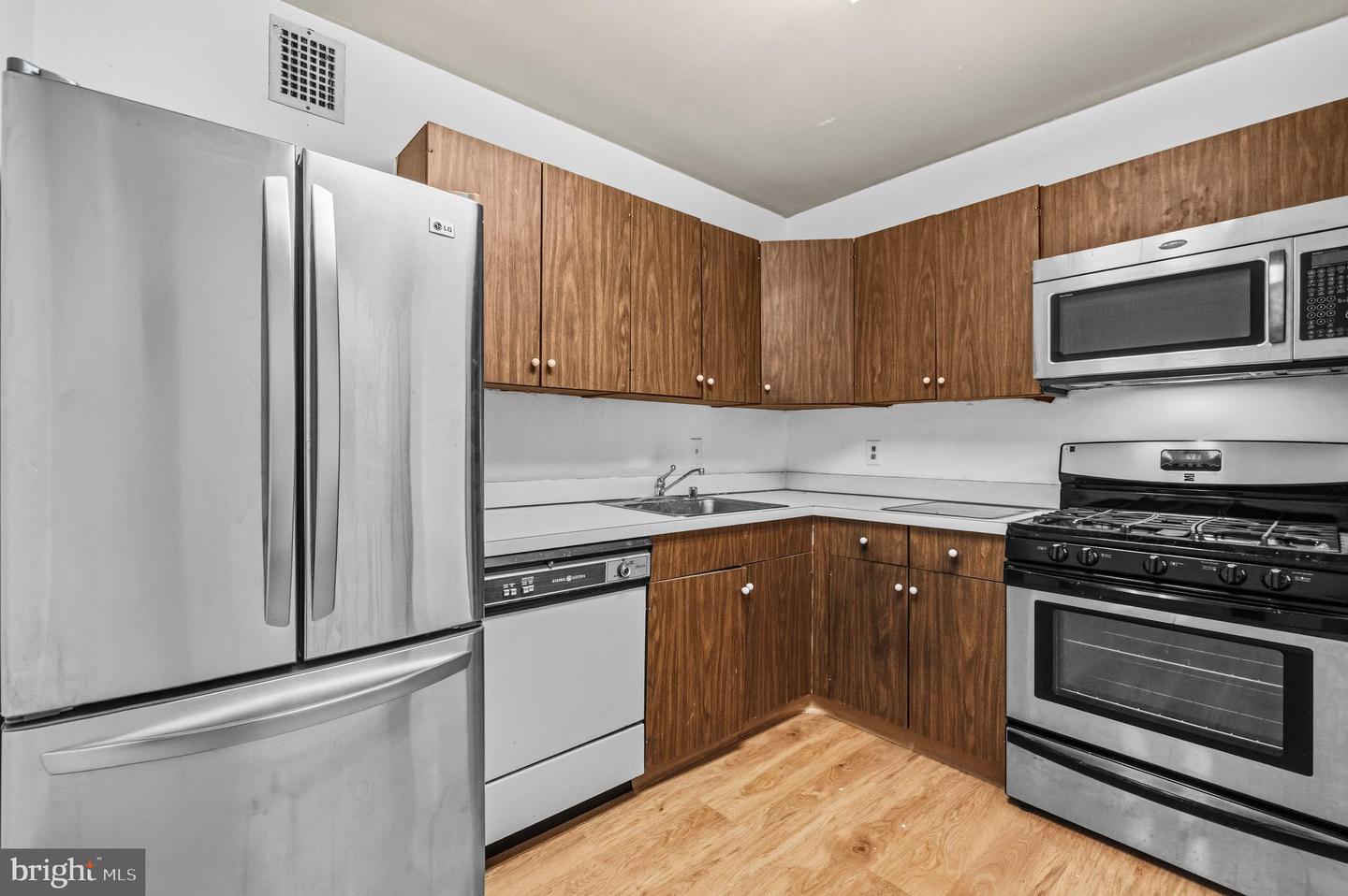 3001 Veazey Ter Nw #615 Property Photo 10