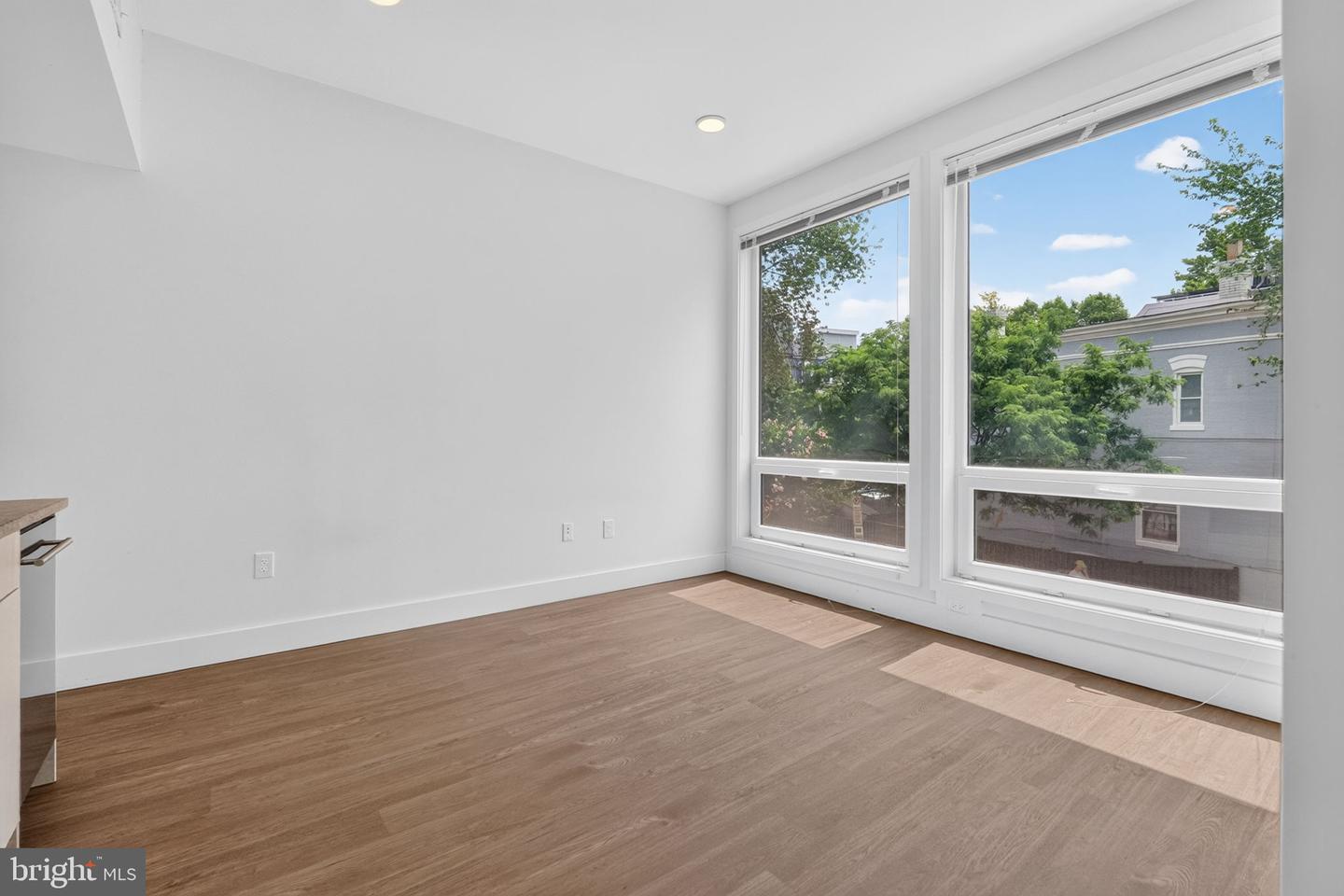 1731 Kalorama Road Nw #203 Property Photo 8