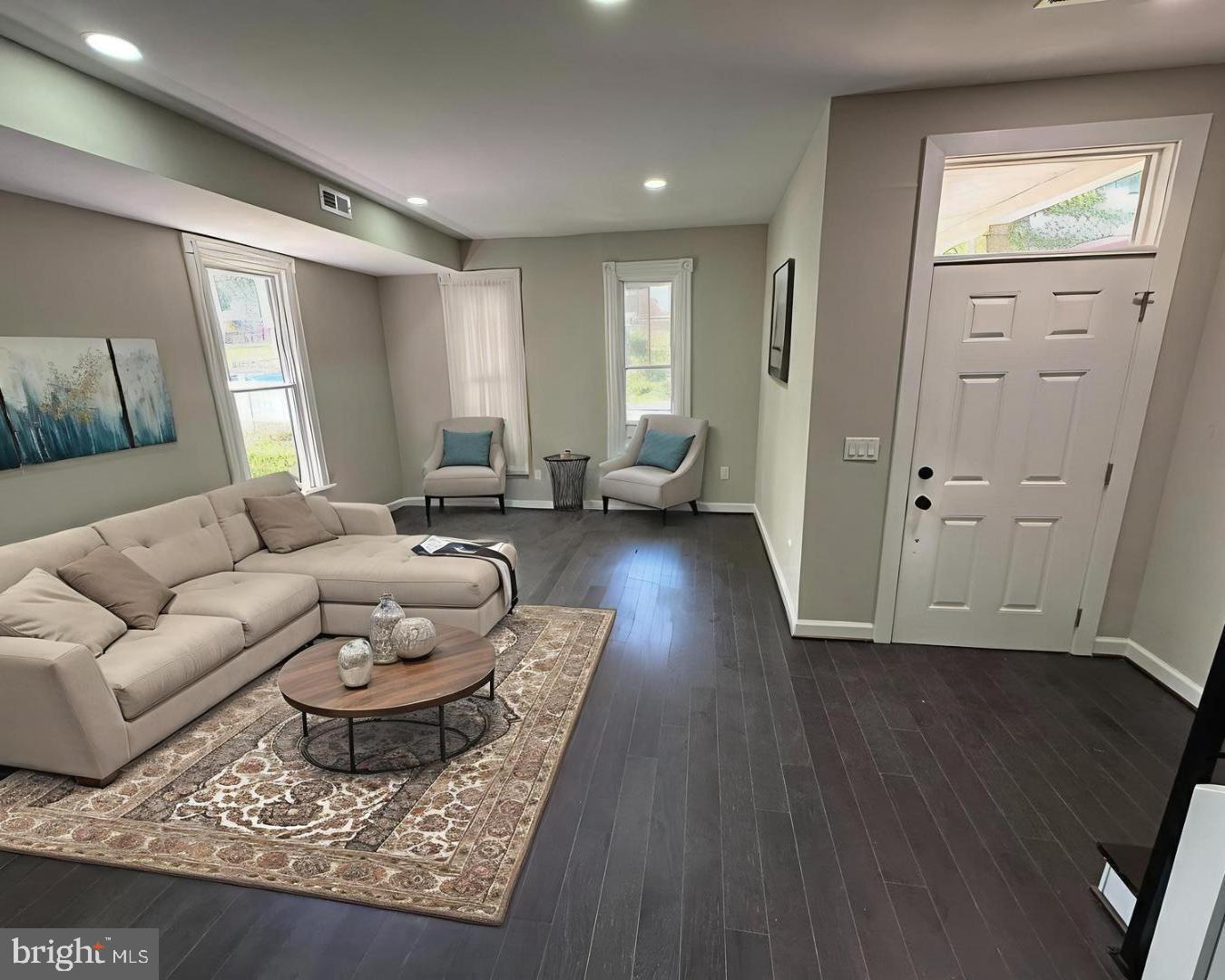 1358 Valley Pl Se Property Photo 2